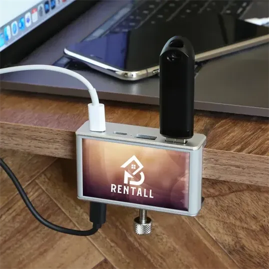 Hang4 USB Hub with Clip-On Desk Mount — view 7