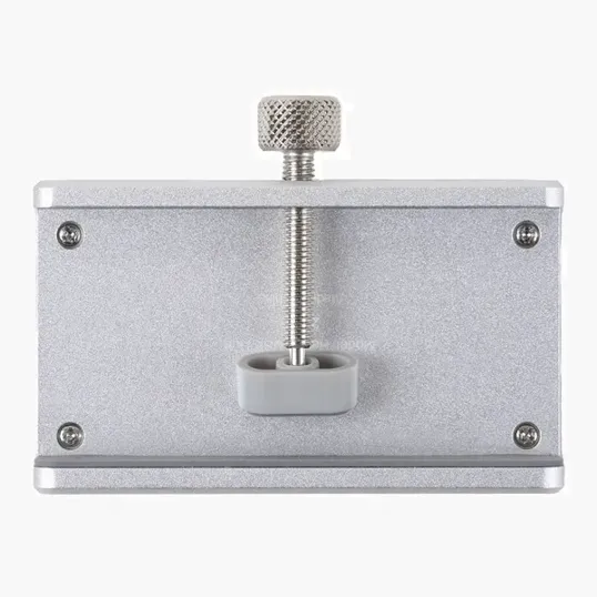 Hang4 USB Hub with Clip-On Desk Mount — view 3