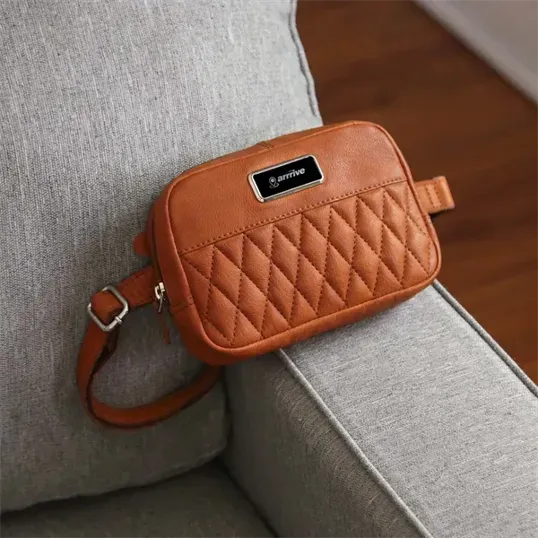 Brea Canyon Leather Cross Body Bag — view 13