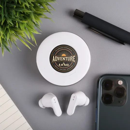 Chromeo Wireless Earbuds with Magnetic Charging Case