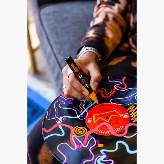 POSCA 4 Piece Standard Marker Set with Bag — view 17